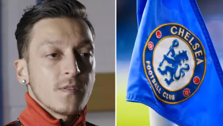 Mesut Ozil pretende curtir o Chelsea ao mesmo tempo que é eleito o 'melhor zagueiro do mundo'